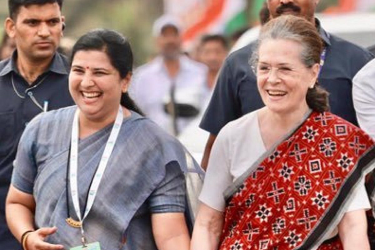 अंजली निंबाळकर आघाडीवर