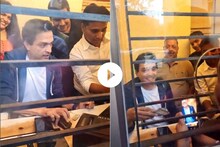 महाराष्ट्र शाहीरच्या रिलीजनंतर अंकुशवर आली तिकिट विक्रीची वेळ; Video व्हायरल