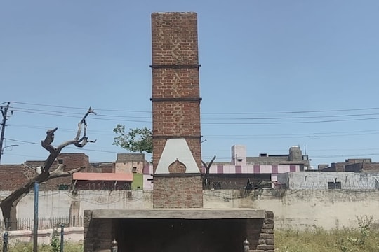 OMG! ब्रिटिश राजवटीत येथे जाळल्या जायच्या नोटा... आजही आहे भट्टी आणि चिमणी