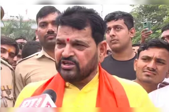 ...तर मी गळफास घेईन; पैलवानांनी केलेल्या गंभीर आरोपांवर बृजभूषण यांची प्रतिक्रिया