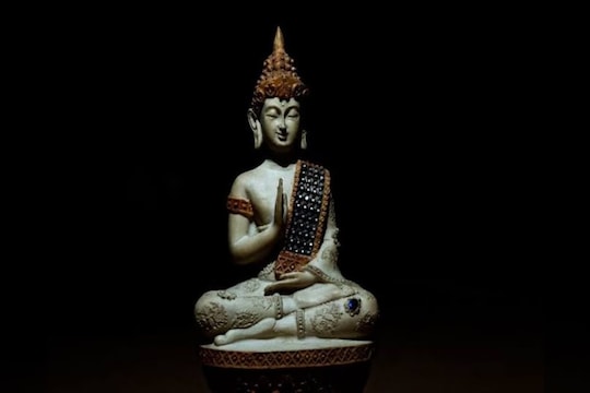 बुद्ध पौर्णिमेला घरी आणण्याच्या वस्तू