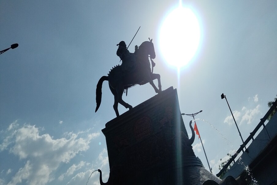  संपूर्ण मराठवाडा गेल्या काही दिवसांपासून चांगलाच तापलाय. ,[object Object],याला अपवाद नाही.