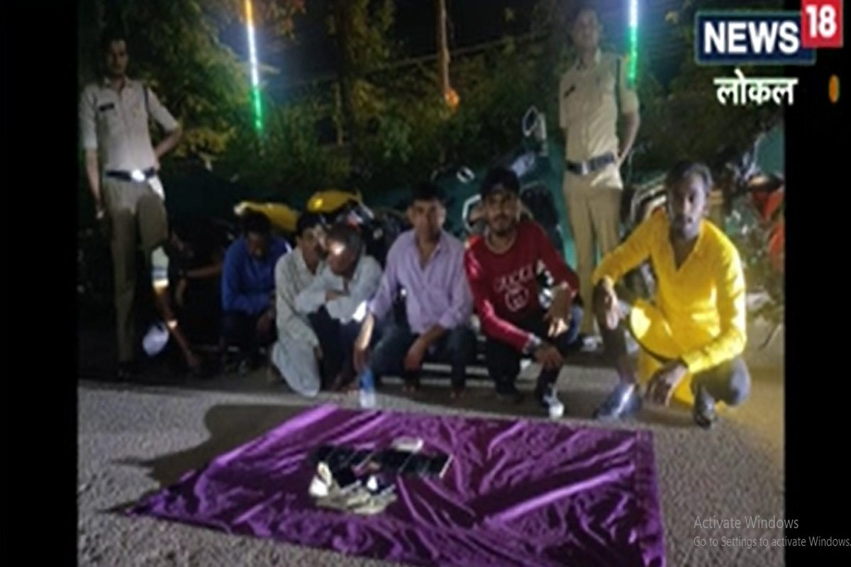 जंगल मे मंगल, पोलिसांनी छापा टाकला अन् उडाली एकच खळबळ, काय आहे प्रकरण