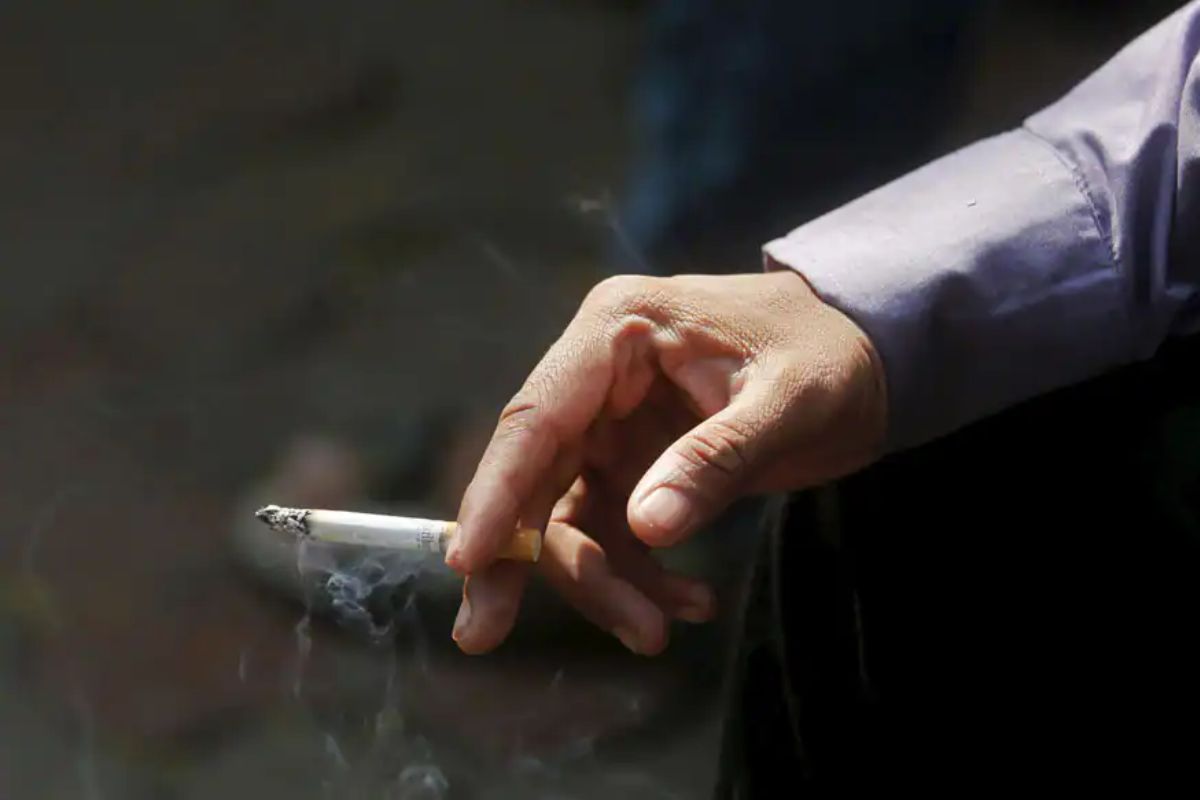 नाल्यात सिगारेट टाकताच स्फोट (प्रतिकात्मक फोटो)