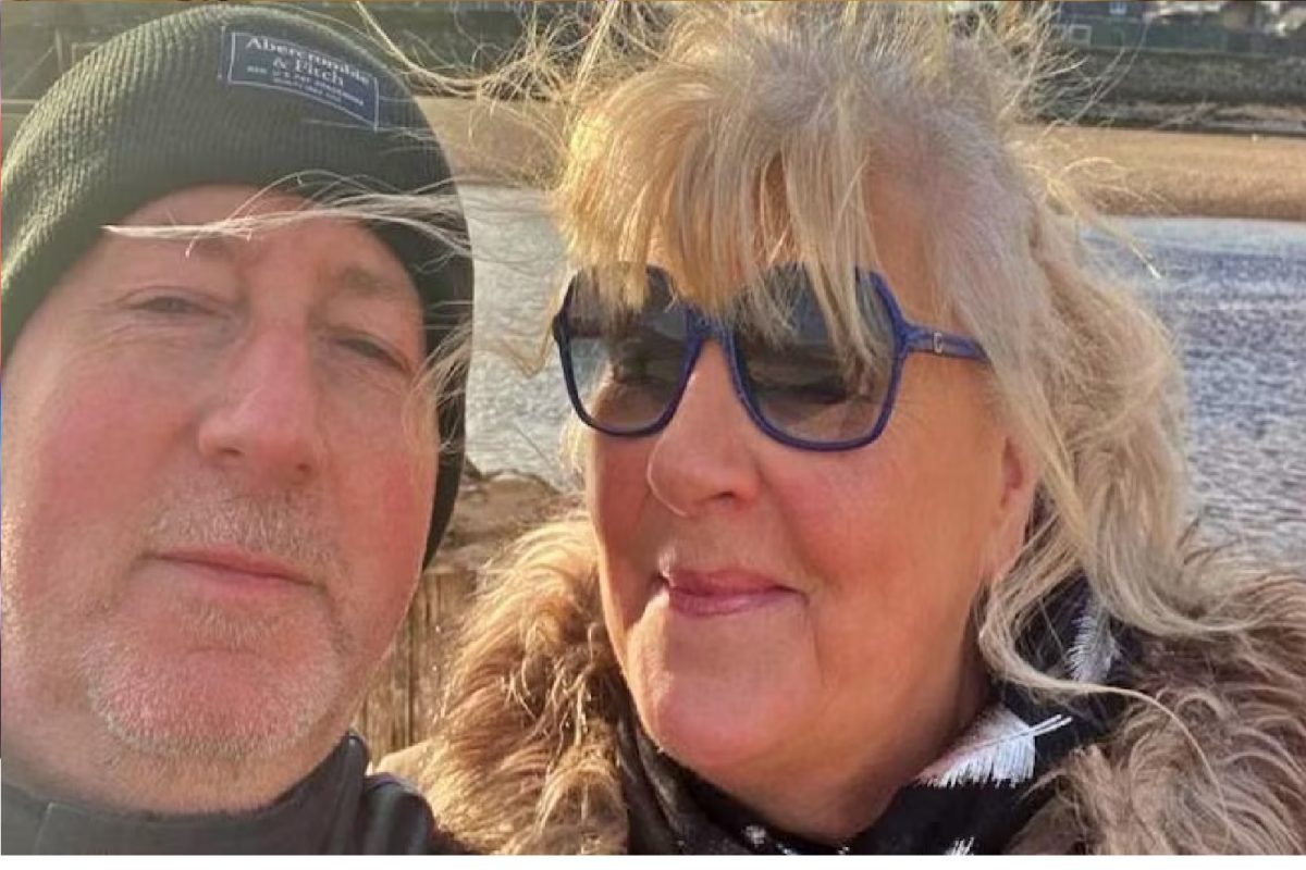 35 वर्षे लिव्ह इन रिलेशनशिपमध्ये राहणारं कपल