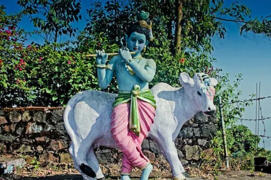गाईची मूर्ती 