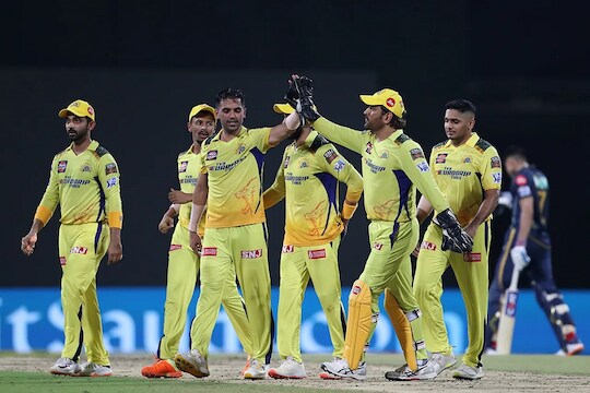 चेन्नईचा गुजरातवर 'सुपर' विजय, पाचव्यांदा IPL च्या ट्रॉफीवर कोरल नावं