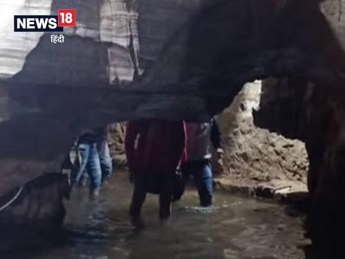 चित्रकूट हे धार्मिक शहर असण्यासोबतच त्याच्या सौंदर्यासाठीही ओळखले जाते. जिथे दररोज हजारो भाविक भेट देण्यासाठी येतात. येथील चित्रकूट धामचा संत-मुनीशी थेट संबंध आहे. पण आजही गोदावरी नदीच्या उगमाचे रहस्य याठिकाणी गुपित आहे. गुहांमधून बाहेर पडणारे गुप्त गोदावरी नदीचे पाणी थोड्या अंतरावर दिसू लागल्यावर गुप्त होते. 