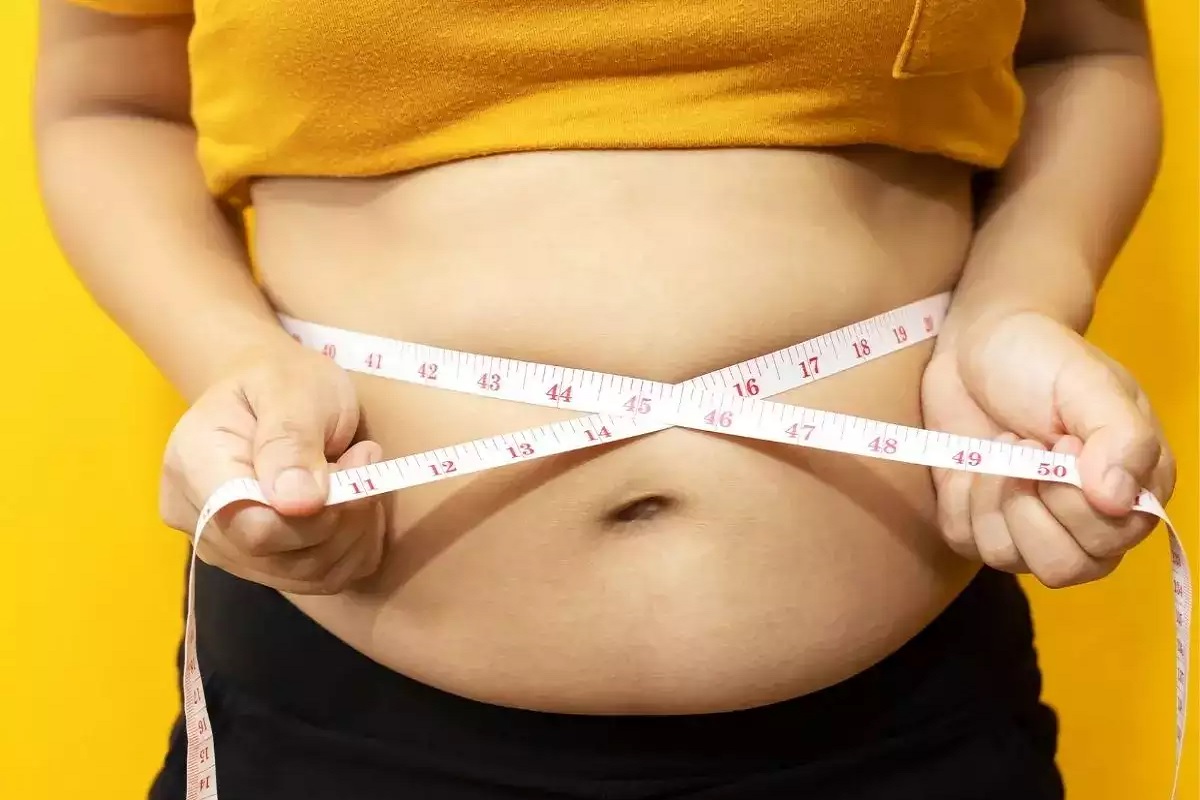 'चाळीशी'नंतर ही पोट राहील सपाट, फक्त दररोज करा ही तीन कामे