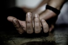 मिरची मागण्याच्या बहाण्याने घरात आला अन्... अल्पवयीन मुलीसोबत घडलं भयानक कांड