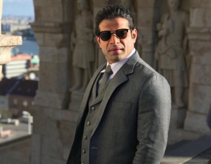 करण पटेल 'खतरों के खिलाडी 10' चा भाग होता आणि तो सीझनचा सर्वात महागडा खेळाडू देखील होता. त्याला एका एपिसोडसाठी सुमारे 6 लाख रुपये मानधन मिळत होते.