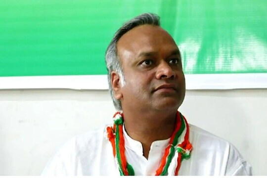काँग्रेस अध्यक्षांचा मुलगा आघाडीवर