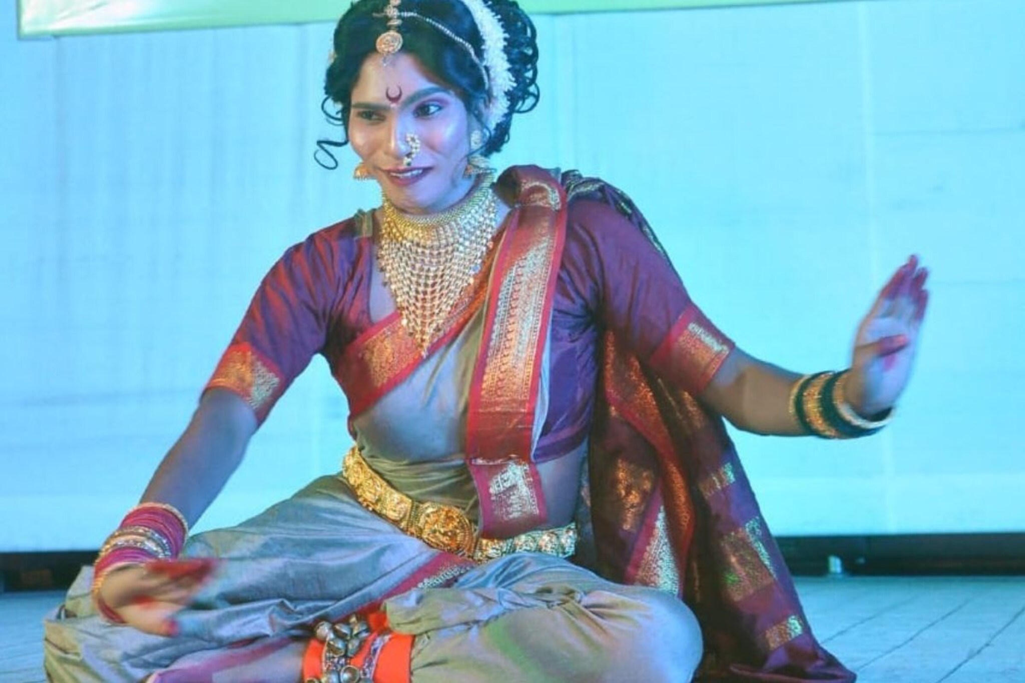 स्टेजवर लावणी करणारी मुलगीच आहे ना? शिवमच्या अदाने सगळेच घायाळ PHOTOS