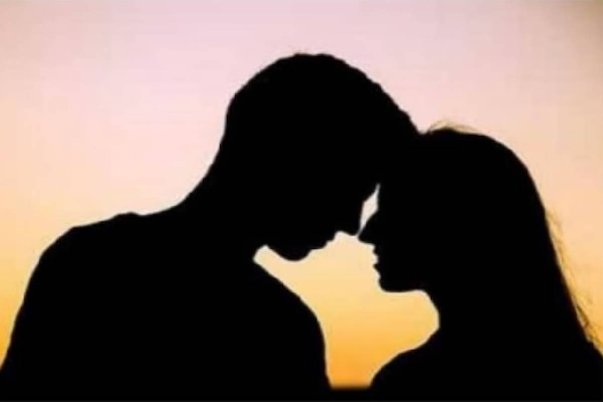 प्रेयसीला गुपचूप भेटत होता प्रियकर, गावकऱ्यांनी पकडलं रंगेहात, मग जे झालं ते...