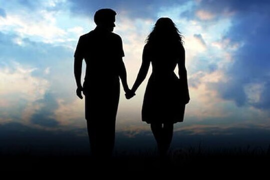 आई-वडिलांचं ऐकलं नाही, पळून जाऊन केलं कोर्ट मॅरेज, आज त्याच्यासोबत चालवतेय चहाची टपरी, पण...