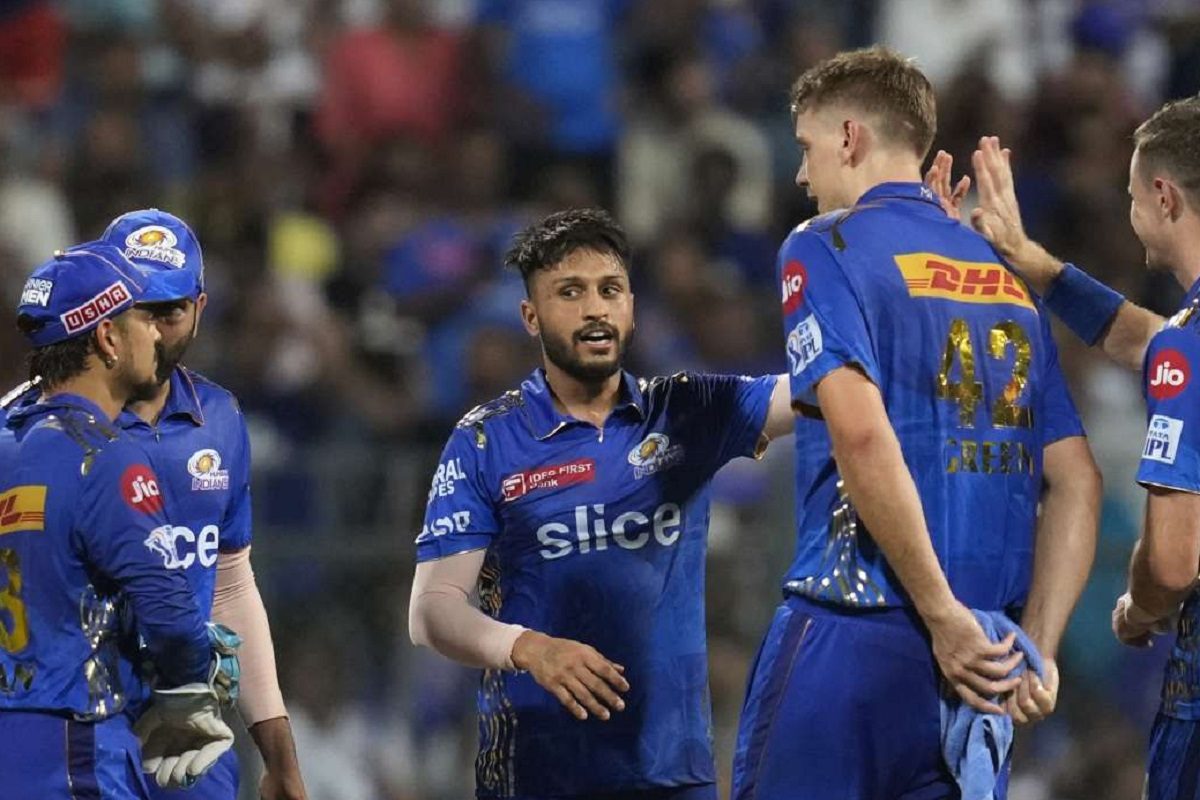 इंजिनीअरिंग ते क्रिकेटर, एकेकाळी टेनिस बॉल क्रिकेट खेळायचा, आता बनला मुंबईचा तारणहार