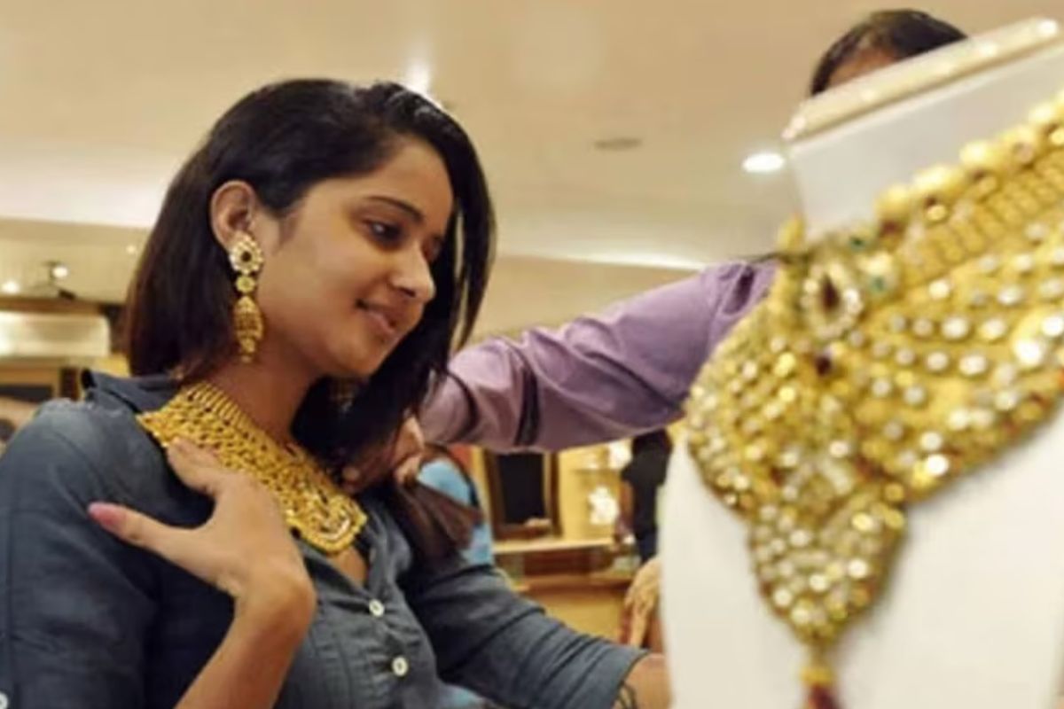 Gold Price in Nashik : नाशिकमध्ये सोन्याचे दर 'जैसे थे', संधीचा लाभ घेण्यासाठी चेक करा भाव