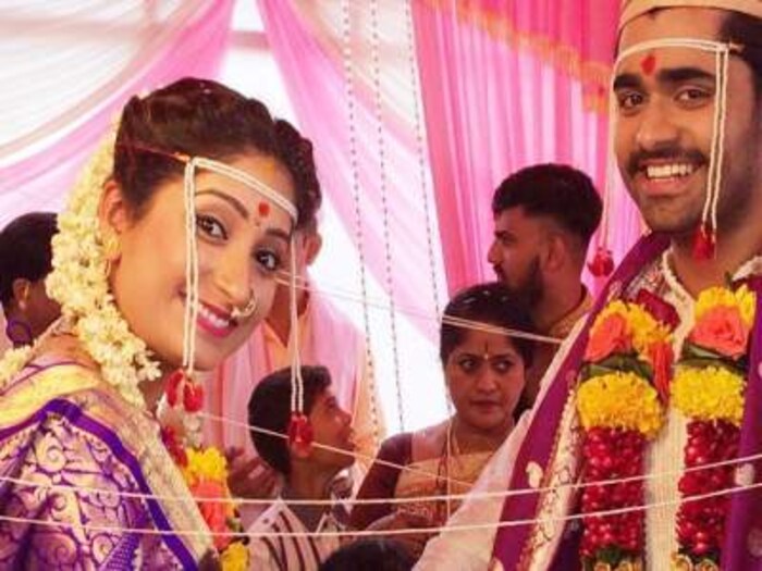  अभिनेत्री पल्लवी पाटीलनं 2016 साली अभिनेता संग्राम संमेळबरोबर लग्न केलं होतं. पण काही महिन्यात त्यांचा घटस्फोट झाला.