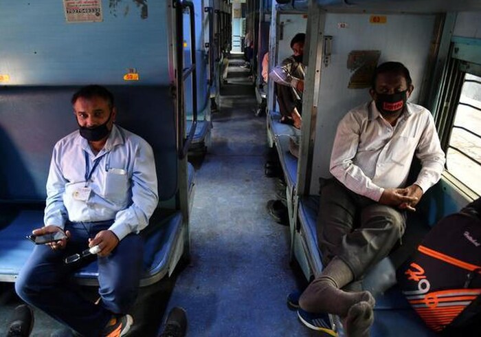 येथे तुम्हाला change boarding point चा पर्याय दिसेल. तो निवडा.
