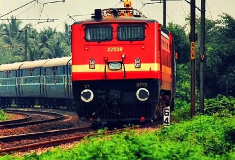 भारतीय रेल्वेने आपल्या ट्विटर हँडलवरून या स्टेशनची माहिती दिली आहे. हे रेल्वे स्टेशन मध्य प्रदेश आणि राजस्थानच्या सीमेवर येते, असे रेल्वेने म्हटलं