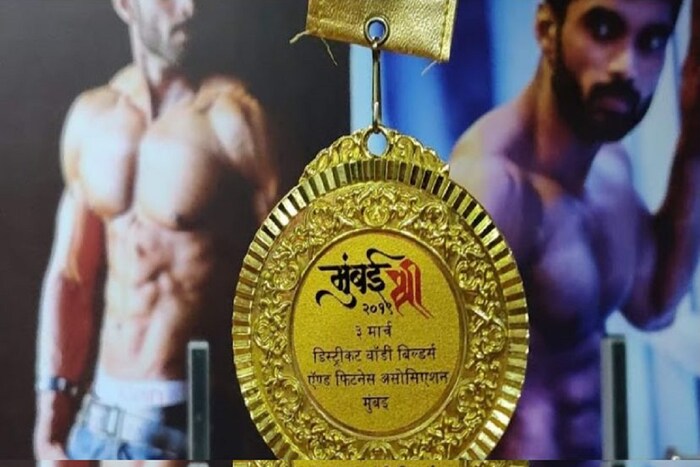 आई वडिलांवर हल्ला केल्यानंतर संकल्प भाटकर हा मोटारसायकल घेऊन फरार झाला होता. कासारवडवली पोलिसांनी गुन्ह्याचे गांभीर्य ओळखून पोलीस पथके निर्माण केली आणि काही तासातच आरोपीला नेहरू नगर कुर्ला मुंबई येथून अटक केली होती. या प्रकरणाचा अधिक तपास पोलीस करत आहे.