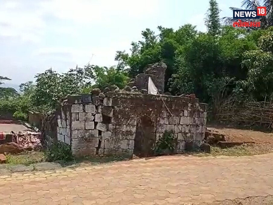 असाच एक राजदंड कोल्हापुरातील एका लहानशा गावात आहे. त्यामुळे पुन्हा एकदा कोल्हापुरात बाराव्या शतकातील इतिहासाचे दडलेल पान नव्याने सर्वांसमोर आले आहे.