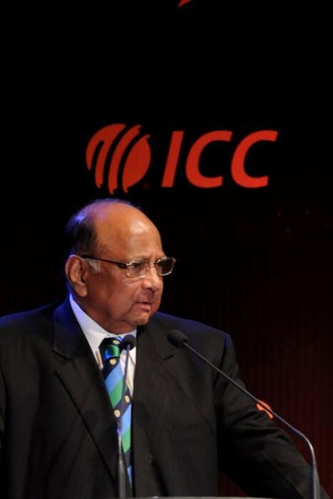 4 मार्च 1990 मध्ये तिसऱ्यांदा मुख्यमंत्रिपदी निवड. सुधाकरराव नाईकांच्या राजीनाम्यानंतर शरद पवार चौथ्यांदा मुख्यमंत्री झाले.