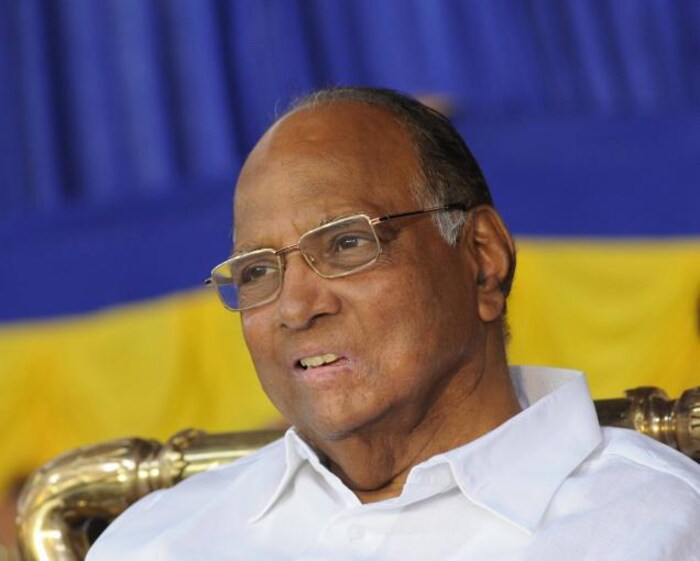 1996 साली पुन्हा लोकसभा निवडणुकीत विजयी. 1999 साली सोनिया गांधींवरच्या टीकेनंतर पवारांना 6 वर्षांसाठी पक्षातून काढलं.