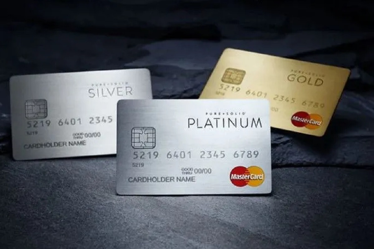 क्रेडिट कार्ड आणि डेबिट कार्डचे विविध प्रकार