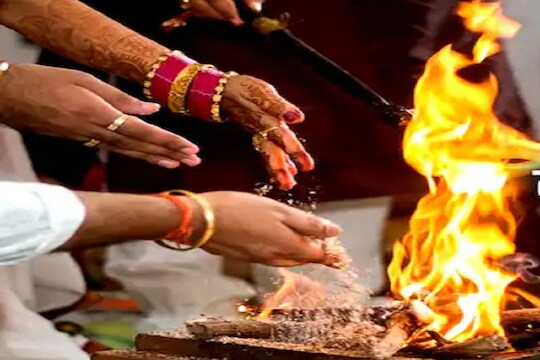 लग्नात सात फेरे का घेतले जातात