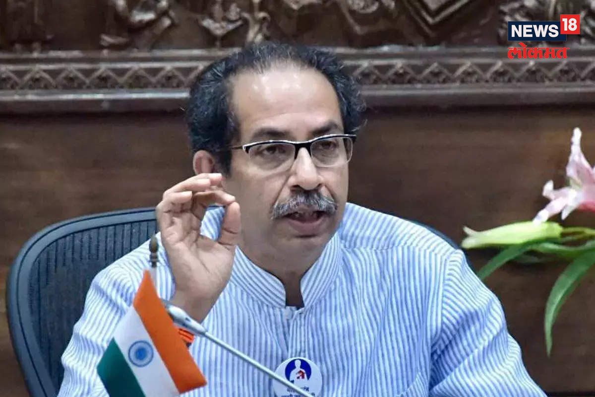 ठाकरे गटाची खलबतं