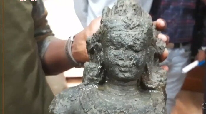 यावेळी  अधिकारी सौमी दास, अभिजित चौधरी, यांच्यासह अन्य अधिकारी उपस्थित होते. प्रशासनाच्या म्हणण्यानुसार, ही मूर्ती एक खंडित विष्णूची मूर्ती आहे.