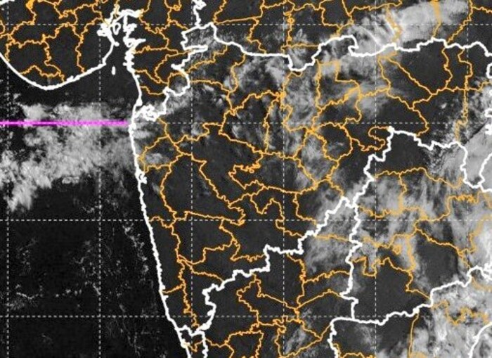 दरम्यान राज्यात वादळी पावसाचा येलो अलर्ट देण्यात आला आहे. मध्य महाराष्ट्रातील नाशिक, नगर, सोलापूर तर मराठवाड्यातील जालना, परभणी, हिंगोली, नांदेड, धाराशिव, लातूर या भागात वादळी पावसाची शक्यता आहे तर विदर्भातील बुलढाणा, अकोला, वाशिम, अमरावती, वर्धा, नागपूर, भंडारा, गोंदिया, यवतमाळ, चंद्रपूर, गडचिरोली गारपीट होण्याची शक्यता आहे.