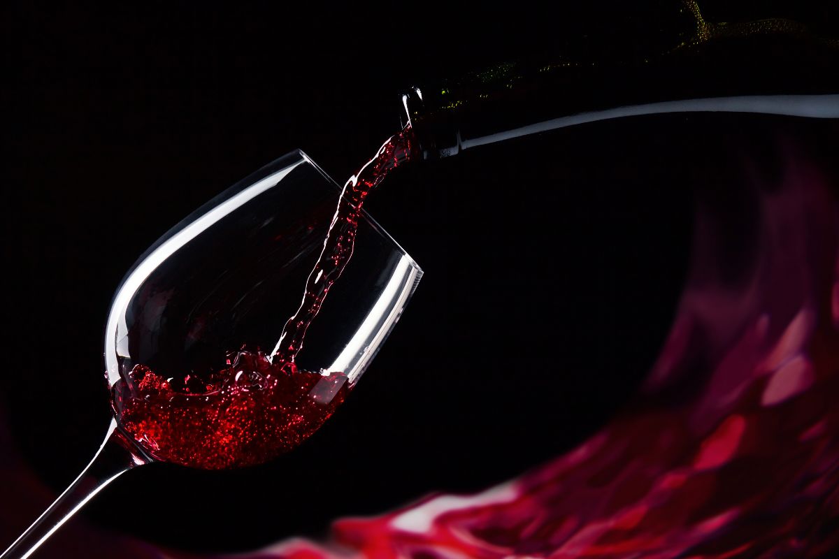 जुन्या वाईनने बनवलं लखपती (प्रतिकात्मक फोटो - Canva)