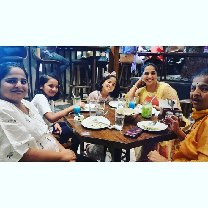  मधुराणीने अभिनय क्षेत्रात पदार्पण केले ते वयाच्या सोळाव्या वर्षी. सी सॉ या नाटकाचे लेखन व निर्मिती केली होती.
