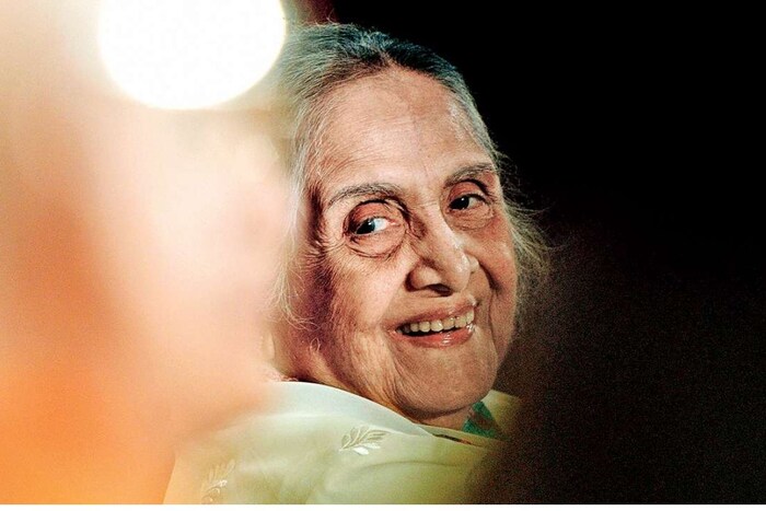 आज त्यांच्या जाण्याने चित्रपटसृष्टीत मोठी पोकळी निर्माण झाली आहे. 