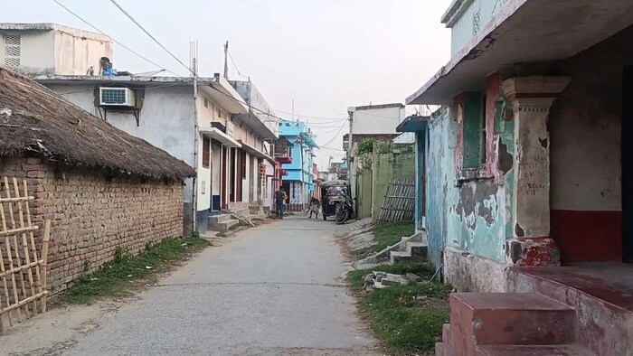 या गावामध्ये अनेक कुटुंब अशी आहेत, ज्यांच्या घरातून स्वातंत्र्यानंतर एक-दोन नाही तर तीन-चार जण प्रशासकीय सेवेमध्ये आले आहेत. याच कारणामुळे फक्त सहरसाच नाही तर पूर्ण बिहारमध्ये या गावाची चर्चा होते. वर्ल्ड बँकेमध्ये वॉटर ग्लोबल प्रॅक्टिसचे डायरेक्टर सरोज कुमारही बनगावचे आहेत.