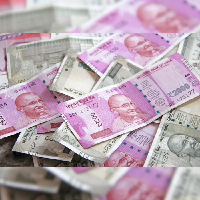 तुमचा प्रत्येक टी-शर्ट 250-500 रुपयांच्या दरम्यान आरामात विकला जाईल. जर कोणी मध्यस्थ नसेल तर तुम्ही प्रत्येक टी-शर्टवर 50% नफा मिळवू शकता.
