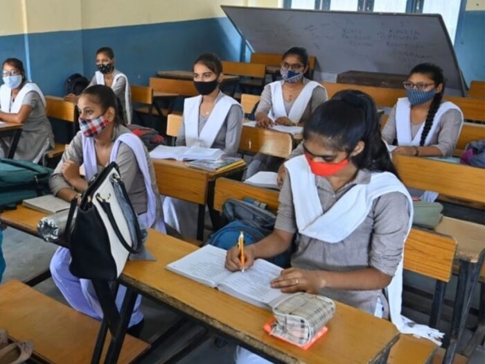 SSB मुलाखत देखील ऑफलाइन आहे, समोरासमोर. यात चाचणी, मानसशास्त्रीय चाचणी, गट चाचणी अधिकारी चाचणी, वैयक्तिक मुलाखत, परिषद यांचा समावेश आहे. मुलाखतीचा कालावधी 5 दिवसांपर्यंत आहे. हा देखील 900 क्रमांकाचा आहे.