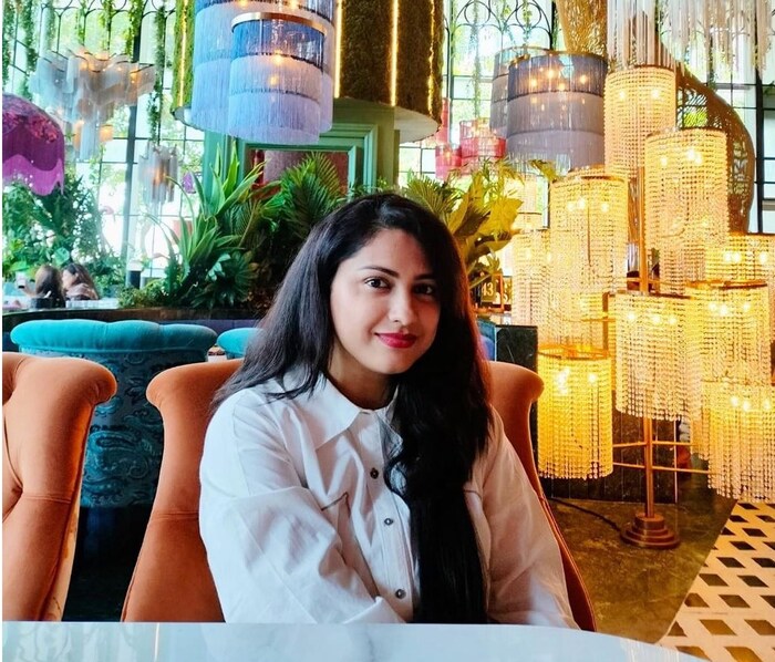  साथ निभाना साथिया मालिकेतील भुमिकेमुळे अभिनेत्री रुचा हसबनीसला खूप प्रसिद्धी मिळाली. याच रुचाचा जन्म 8 फेब्रुवारी 1988मध्ये झाला. रुचाला पहिल्यापासून अभिनयाची आवड होती. 