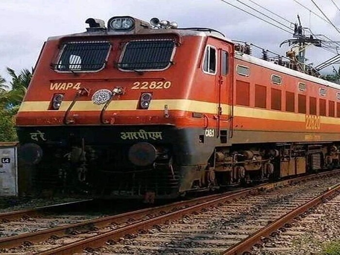 भारतीय रेल्वेला देशाची लाइफ-लाइन म्हटलं जातं. कारण भारतात दररोज 13 हजाराहून अधिक ट्रेन धावतात. ज्यामध्ये कोट्यवधी लोक प्रवास करतात. यामध्ये मेल एक्सप्रेस, सुपरफास्ट आणि शताब्दीसह अनेक गाड्यांचा समावेश आहे. यातील अनेक गाड्या लांब पल्ल्याचा प्रवास करतात. पण तुम्हाला माहित आहे का देशातील 5 सर्वात लांब मार्गाची ट्रेन कोणती आहे? चला तर मग जाणून घेऊया.