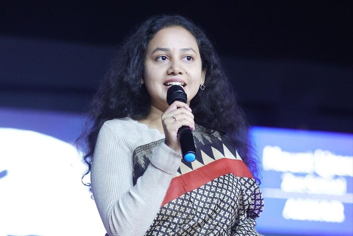 रिया डाबी आणि मनीष कुमार हे २०२१ च्या बॅचचे अधिकारी आहेत. रियाने २०२१ मध्ये युपीएससी परीक्षेत १५ वी रँक मिळवली होती. ती राजस्थानच्या अलवर जिल्ह्याची जिल्हाधिकारी आहे.