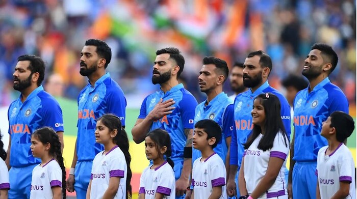 मुंबईच्या वानखेडे स्टेडियम आणि पुण्यातील महाराष्ट्र क्रिकेट असोसिएशनच्या स्टेडियमवर वर्ल्ड कपचे सामने खेळवले जाणार आहेत.