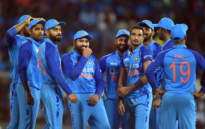 मुंबईच्या वानखेडे स्टेडियमवर वर्ल्ड कपचे एकूण 4 सामने खेळवले जाणार असून यात इंग्लंड विरुद्ध साऊथ आफ्रिका, बांगलादेश विरुद्ध साऊथ आफ्रिका, अफगाणिस्थान विरुद्ध ऑस्ट्रेलिया, आणि सेमी फायनल 1 या सामन्यांचा समावेश आहे.