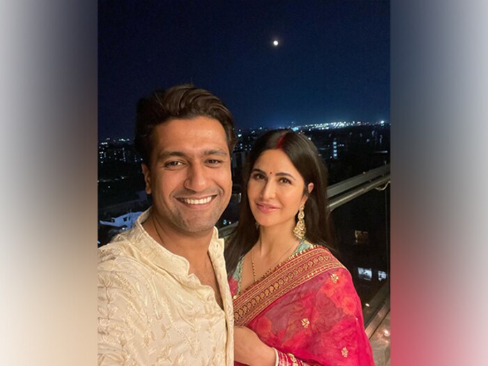  विकी कौशल आता 'द ग्रेट इंडियन फॅमिली', 'सॅम बहादूर', 'मेरे मेहबूब मेरे सनम' आणि 'डँकी' यांसारख्या चित्रपटांमध्ये दिसणार आहे. त्याचवेळी कतरिना कैफचा 'टायगर 3' आणि 'मेरी ख्रिसमस' रिलीज होणार आहे.