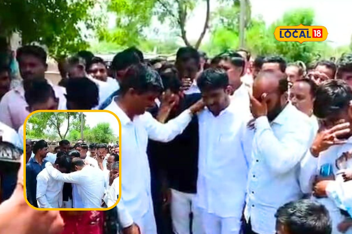 Chhatrapati Sambhaji Nagar News : सर जाऊ नका, शिक्षकाला निरोप देताना विद्यार्थ्यांसह गावकऱ्यांना अश्रू अनावर VIDEO