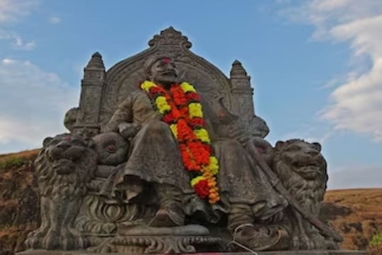 रायगडावर शिवराज्याभिषेकाची तयारी