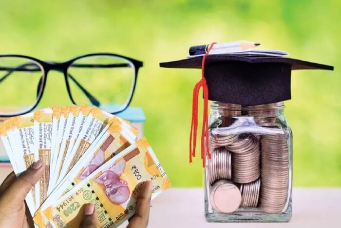 कर्ज परतफेडीचा कालावधी: काही बँका तुम्हाला एज्युकेशन लोनवर कर्जाची परतफेड करण्यासाठी जास्त वेळ देतात. तुमचा अभ्यास पूर्ण केल्यानंतर, तुमच्याकडे कर्जाची परतफेड करण्यापूर्वी पुरेसा वेळ असतो.
