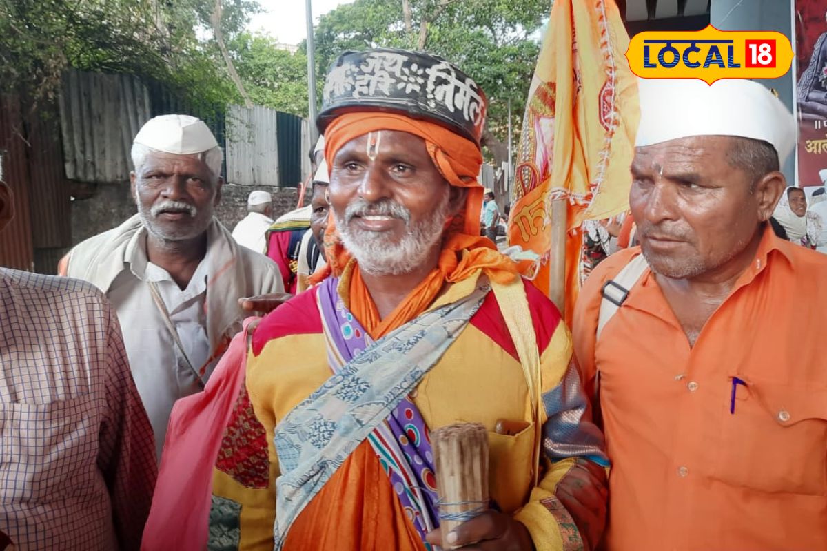 Ashadhi Wari 2023: आषाढी वारीत अवतरले गाडगेमहाराज, पाहा काय दिला संदेश Video