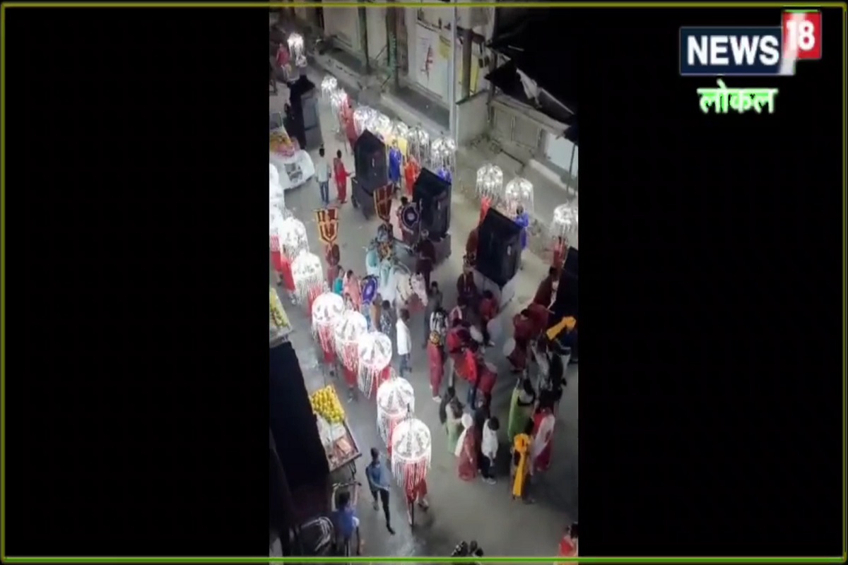 वऱ्हाडी बेदम नाचले पण कोणावर घामाचा एक थेंबही दिसला नाही.